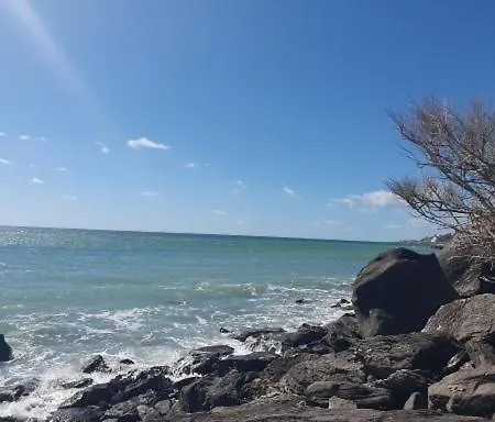 Private Beach Villa For 6 With Seaview, Pool & Big Sun Terrace וילה