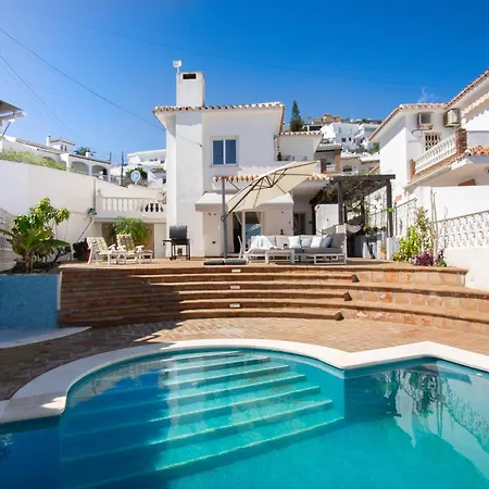 Private Beach Villa For 6 With Seaview, Pool & Big Sun Terrace וילה