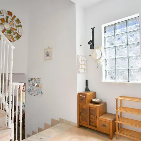 Private Beach Villa For 6 With Seaview, Pool & Big Sun Terrace נרחה