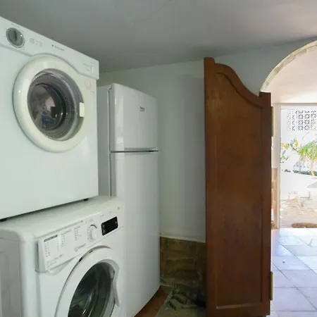 Private Beach Villa For 6 With Seaview, Pool & Big Sun Terrace נרחה