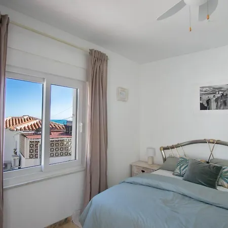 Private Beach Villa For 6 With Seaview, Pool & Big Sun Terrace וילה *