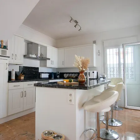 Private Beach Villa For 6 With Seaview, Pool & Big Sun Terrace Вілла