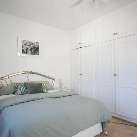 Вілла Private Beach Villa For 6 With Seaview, Pool & Big Sun Terrace