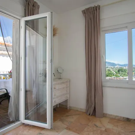 Private Beach Villa For 6 With Seaview, Pool & Big Sun Terrace Нерха